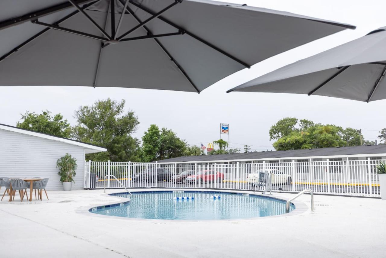 Golden Isles Inn & Suites Brunswick Eksteriør billede
