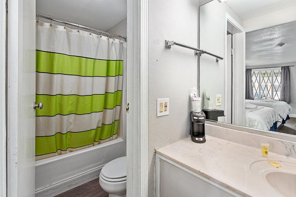 Golden Isles Inn & Suites Brunswick Eksteriør billede